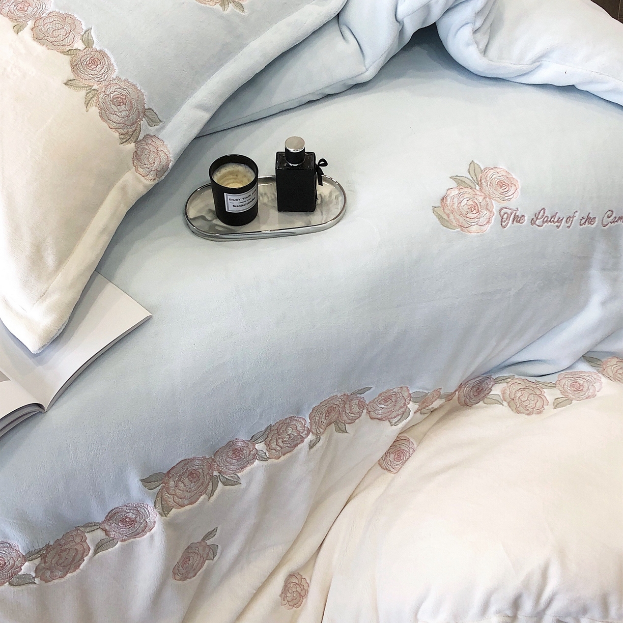 91家纺网 家纺一手货源 找家纺 初拾 2025新款230g牛奶绒“花卉” 四件套-暖冬甜心 暖冬甜心-蓝