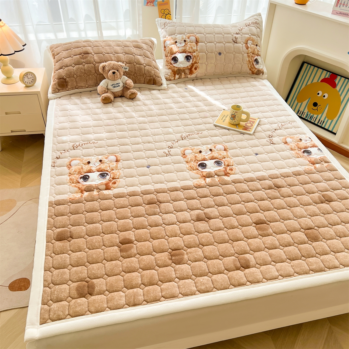 91家纺网 家纺一手货源 找家纺 慕木家纺 2025新款大床款牛奶绒印花床褥垫系列 床褥垫-拉布咖