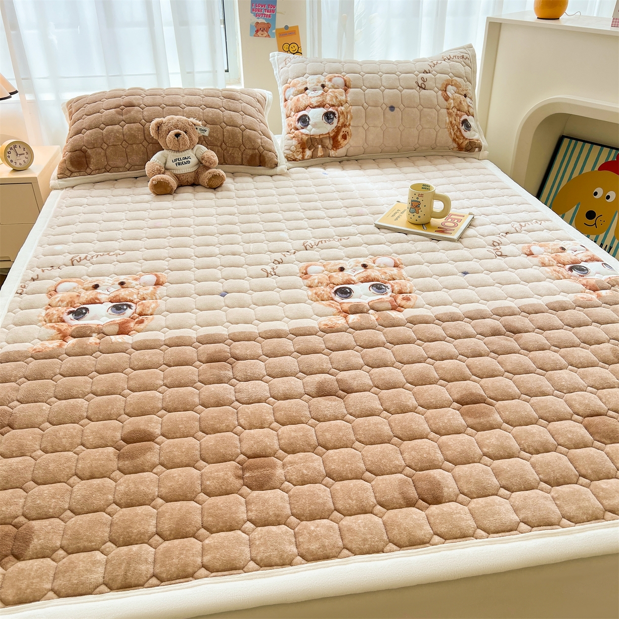 91家纺网 家纺一手货源 找家纺 慕木家纺 2025新款大床款牛奶绒印花床褥垫系列 床褥垫-拉布咖