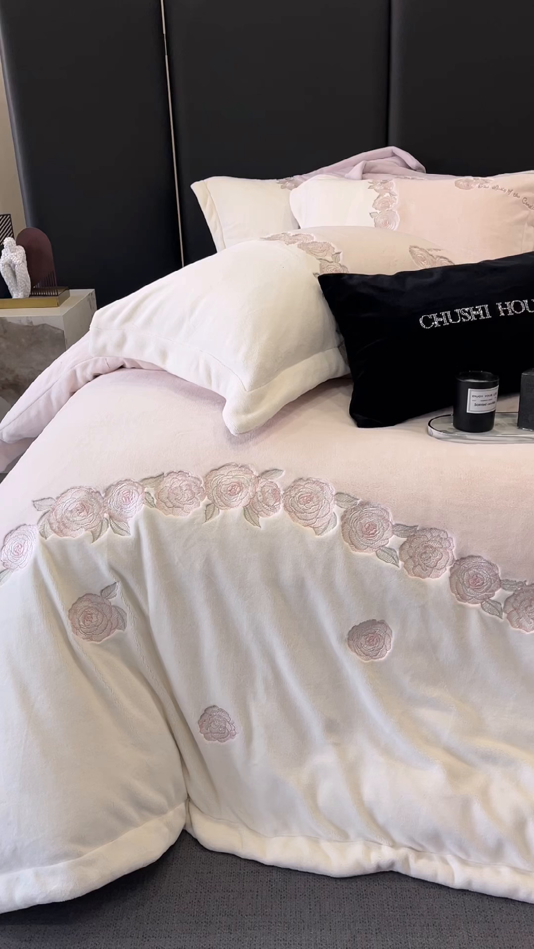 91家纺网 家纺一手货源 找家纺 初拾 2025新款230g牛奶绒“花卉” 四件套-暖冬甜心 暖冬甜心-粉