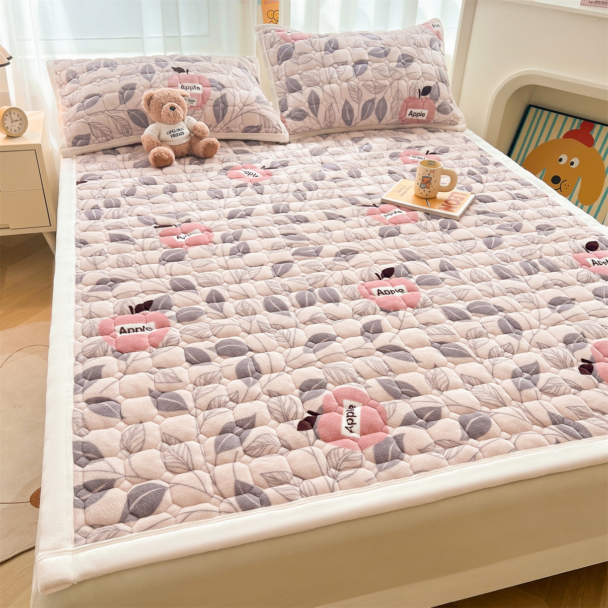 91家纺网 家纺一手货源 找家纺 慕木家纺 2025新款大床款牛奶绒印花床褥垫系列 床褥垫-伦伯特