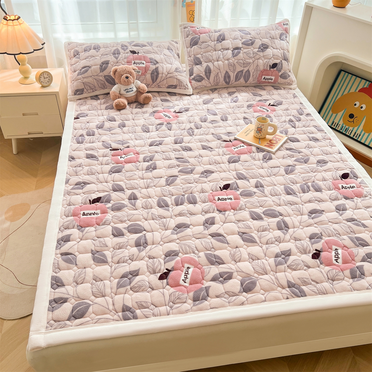 91家纺网 家纺一手货源 找家纺 慕木家纺 2025新款大床款牛奶绒印花床褥垫系列 床褥垫-伦伯特