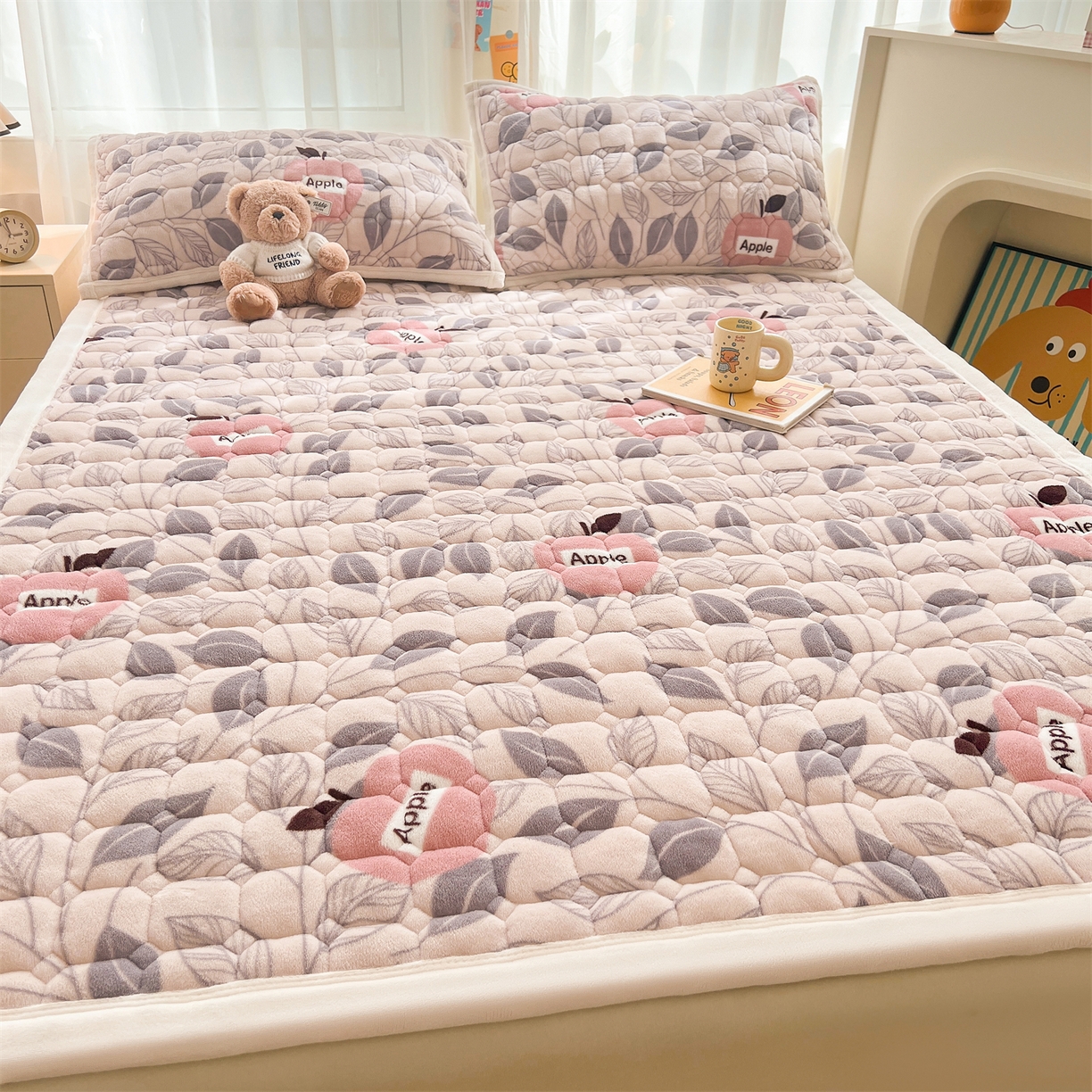 91家纺网 家纺一手货源 找家纺 慕木家纺 2025新款大床款牛奶绒印花床褥垫系列 床褥垫-伦伯特