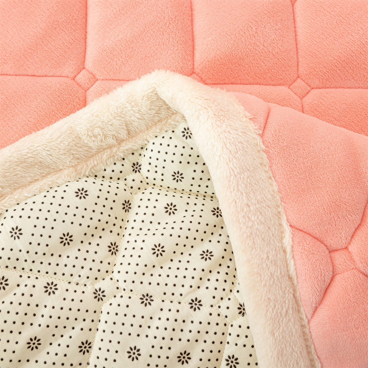 91家纺网 家纺一手货源 找家纺 慕木家纺 2025新款大床款牛奶绒印花床褥垫系列 床褥垫-嫩粉