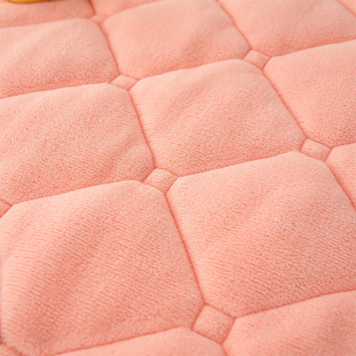 91家纺网 家纺一手货源 找家纺 慕木家纺 2025新款大床款牛奶绒印花床褥垫系列 床褥垫-嫩粉