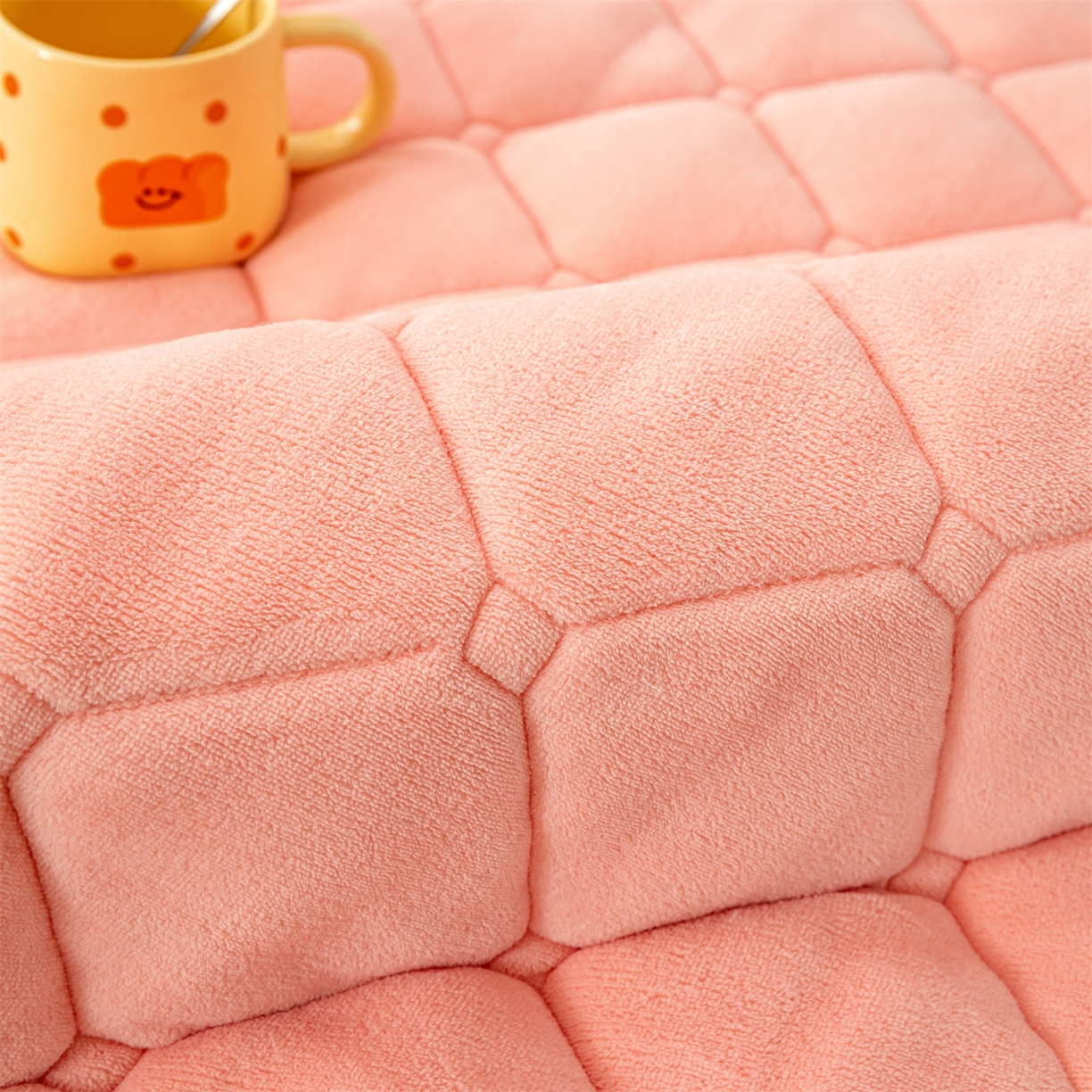 91家纺网 家纺一手货源 找家纺 慕木家纺 2025新款大床款牛奶绒印花床褥垫系列 床褥垫-嫩粉