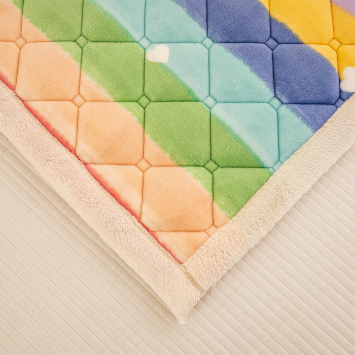 91家纺网 家纺一手货源 找家纺 慕木家纺 2025新款大床款牛奶绒印花床褥垫系列 床褥垫-彩虹条