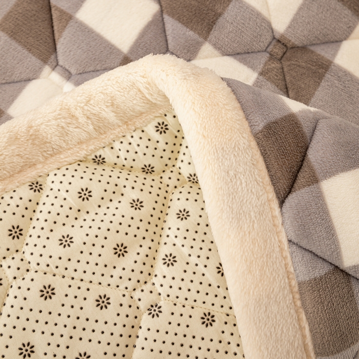 91家纺网 家纺一手货源 找家纺 慕木家纺 2025新款大床款牛奶绒印花床褥垫系列 床褥垫-灰大格