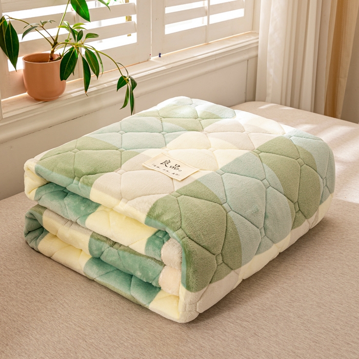 91家纺网 家纺一手货源 找家纺 慕木家纺 2025新款大床款牛奶绒印花床褥垫系列 床褥垫-绿大格