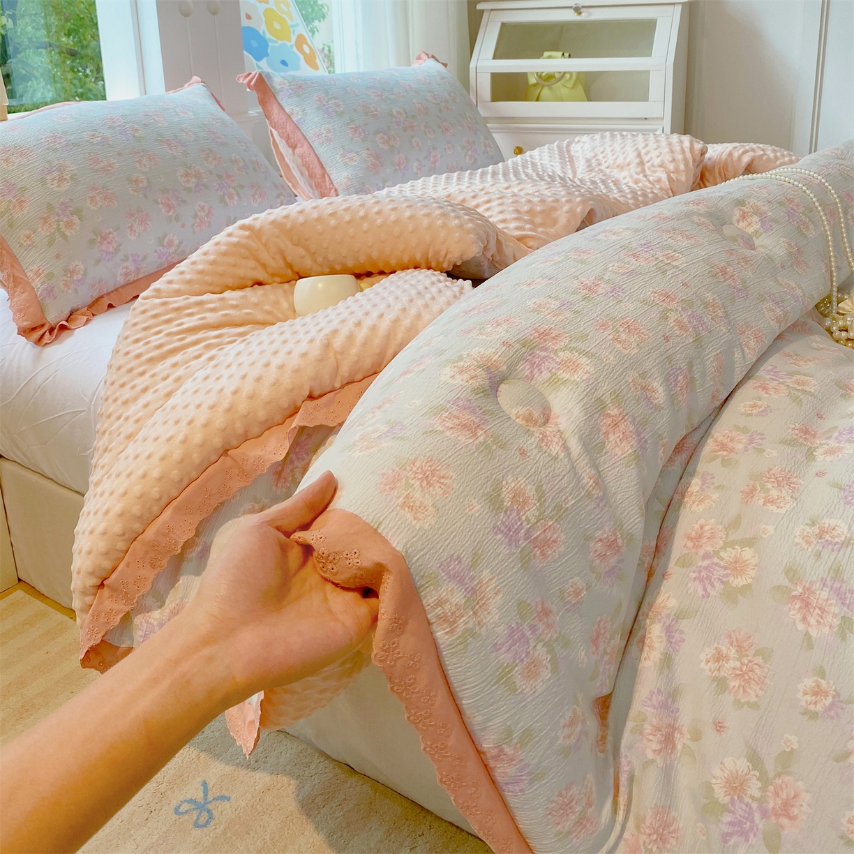 91家纺网 家纺一手货源 找家纺 宝士康家纺 2025新品豆豆绒小花边印花被子被芯冬被/秋冬被/被芯/跨境外贸 查里