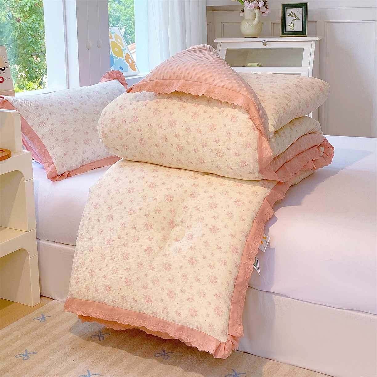 91家纺网 家纺一手货源 找家纺 宝士康家纺 2025新品豆豆绒小花边印花被子被芯冬被/秋冬被/被芯/跨境外贸 春樱