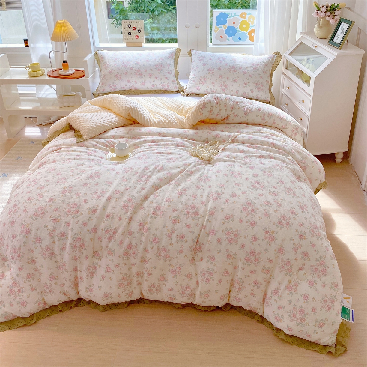 91家纺网 家纺一手货源 找家纺 宝士康家纺 2025新品豆豆绒小花边印花被子被芯冬被/秋冬被/被芯/跨境外贸 温柔乡