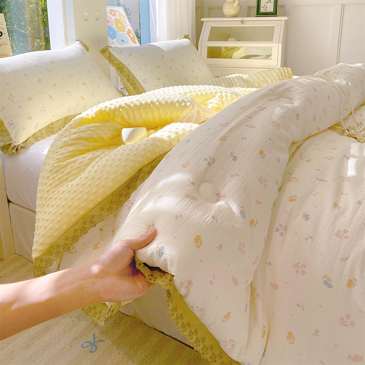 91家纺网 家纺一手货源 找家纺 宝士康家纺 2025新品豆豆绒小花边印花被子被芯冬被/秋冬被/被芯/跨境外贸 郁香栀语