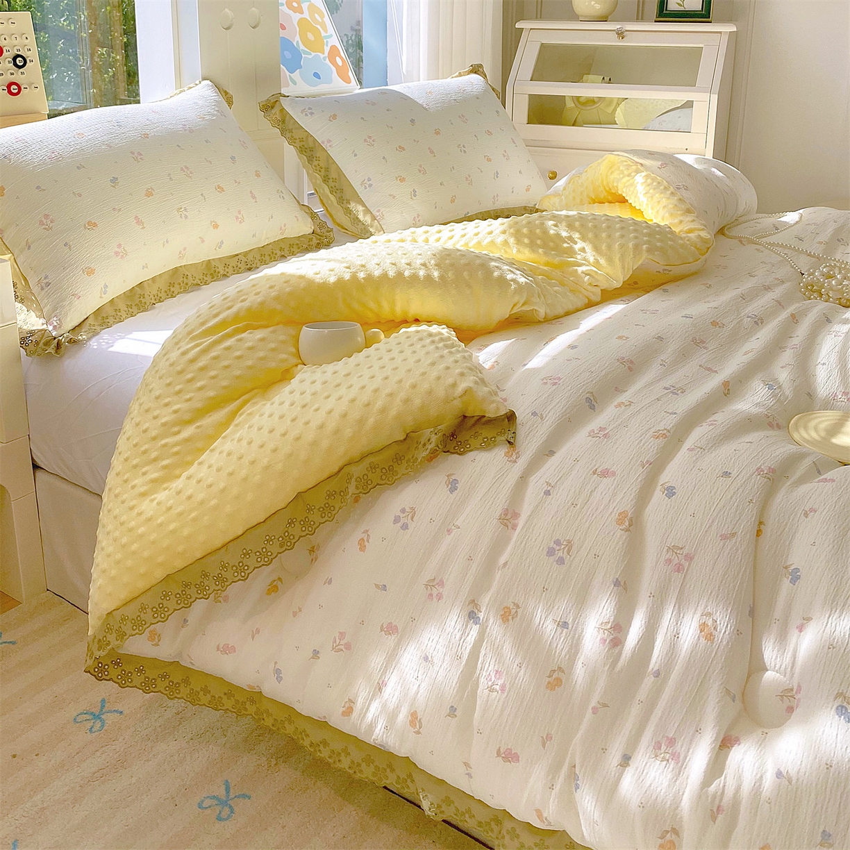 91家纺网 家纺一手货源 找家纺 宝士康家纺 2025新品豆豆绒小花边印花被子被芯冬被/秋冬被/被芯/跨境外贸 郁香栀语
