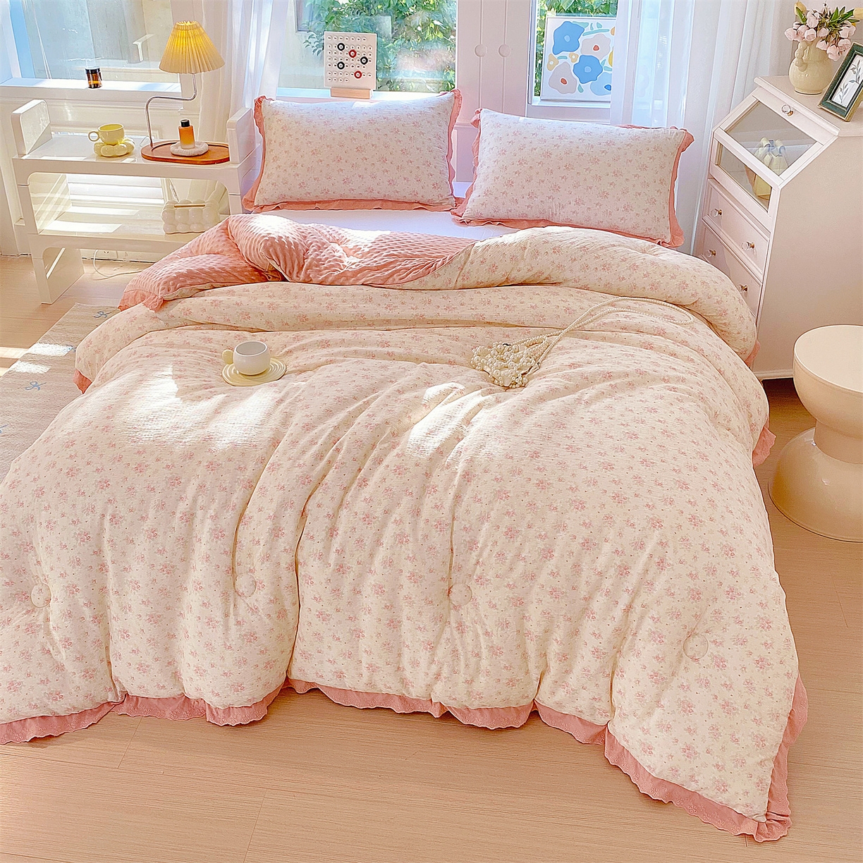 91家纺网 家纺一手货源 找家纺 宝士康家纺 2025新品豆豆绒小花边印花被子被芯冬被/秋冬被/被芯/跨境外贸 春樱