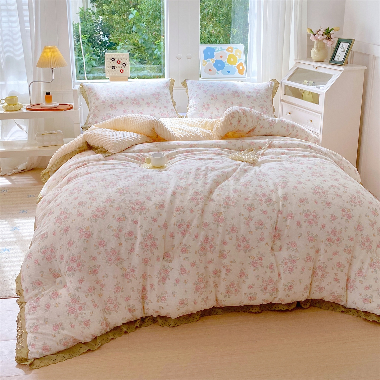 91家纺网 家纺一手货源 找家纺 宝士康家纺 2025新品豆豆绒小花边印花被子被芯冬被/秋冬被/被芯/跨境外贸 温柔乡