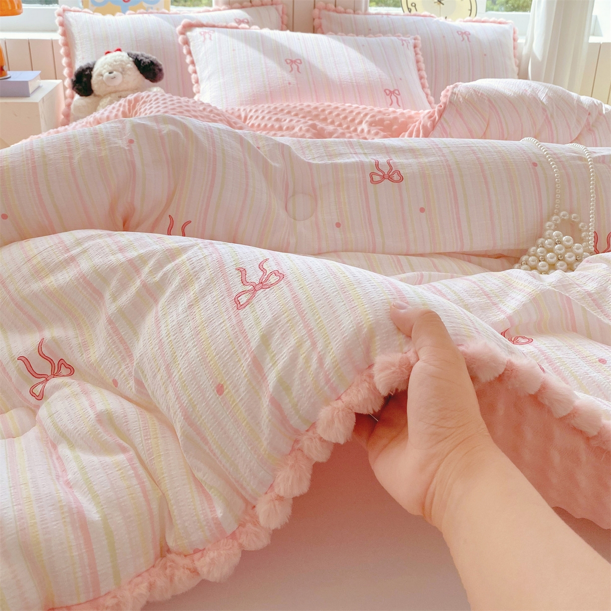 91家纺网 家纺一手货源 找家纺 宝士康家纺 2025新品毛球花边豆豆绒被子被芯冬被/春秋被/被芯/跨境外贸 千夏