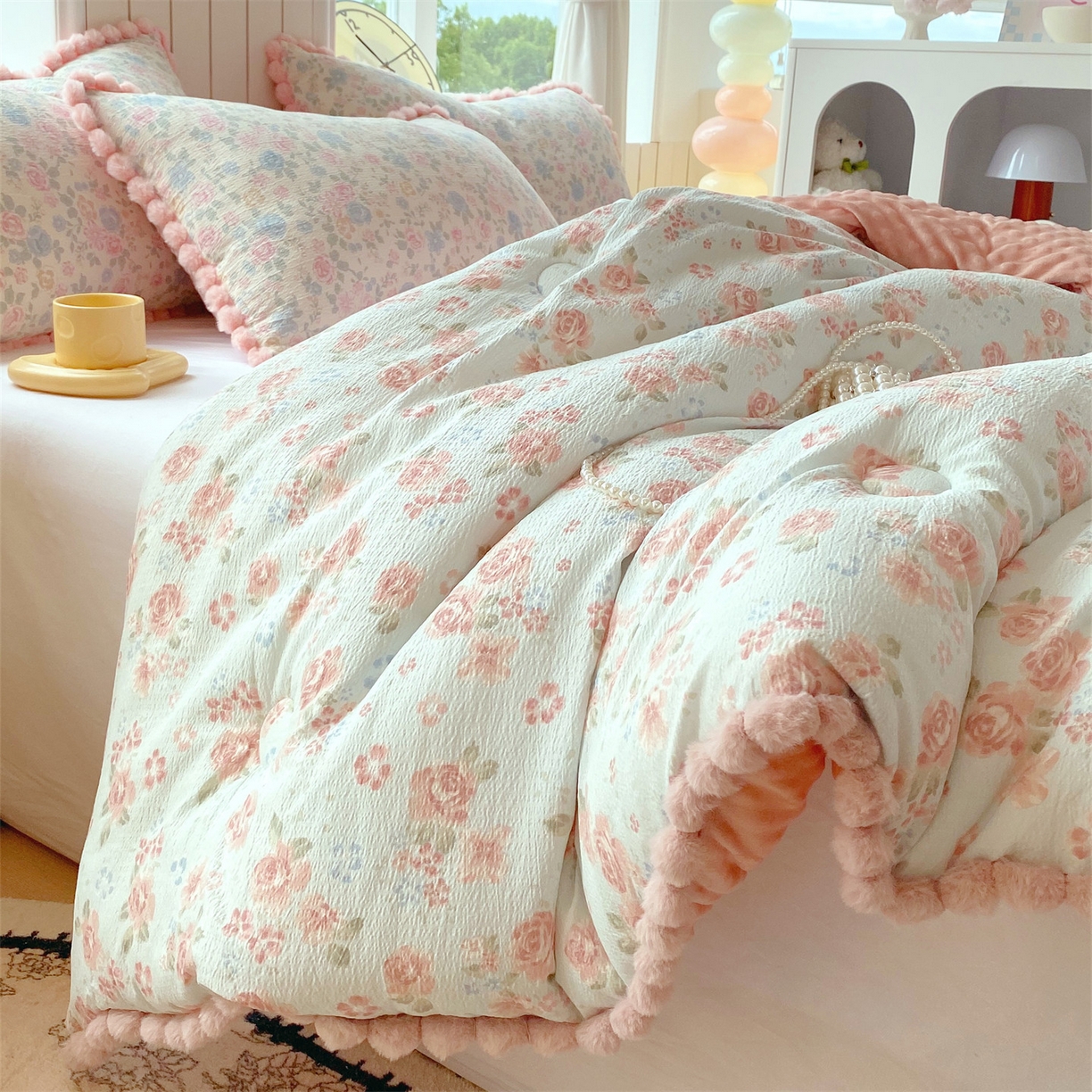 91家纺网 家纺一手货源 找家纺 宝士康家纺 2025新品毛球花边豆豆绒被子被芯冬被/春秋被/被芯/跨境外贸 沐春