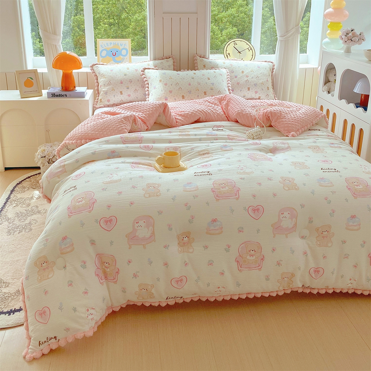 91家纺网 家纺一手货源 找家纺 宝士康家纺 2025新品毛球花边豆豆绒被子被芯冬被/春秋被/被芯/跨境外贸 花乡小熊