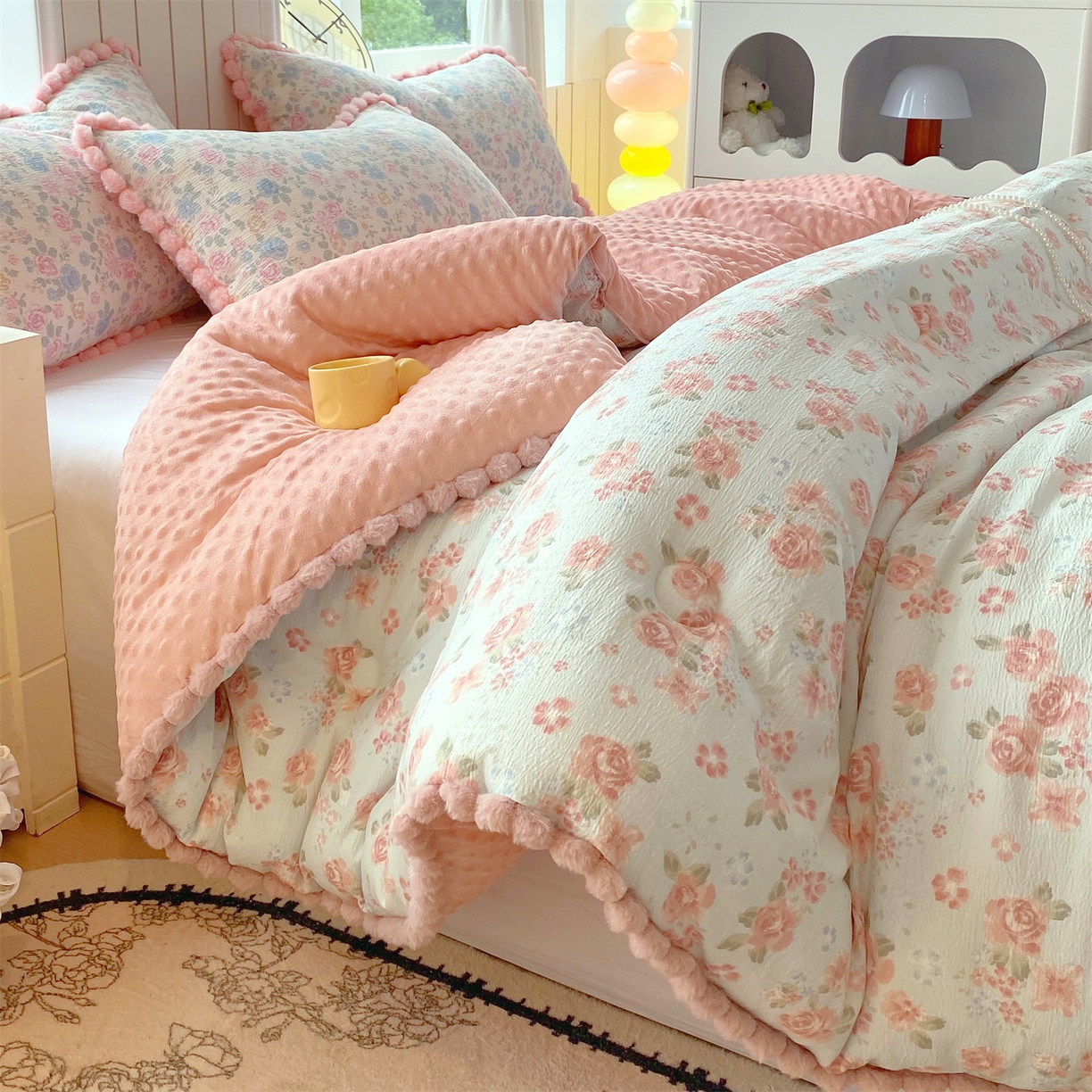 91家纺网 家纺一手货源 找家纺 宝士康家纺 2025新品毛球花边豆豆绒被子被芯冬被/春秋被/被芯/跨境外贸 沐春