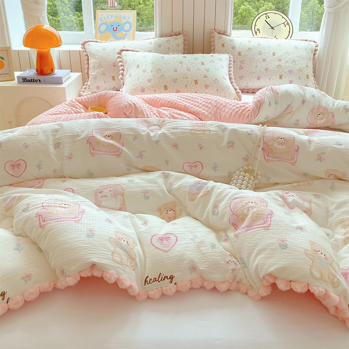 91家纺网 家纺一手货源 找家纺 宝士康家纺 2025新品毛球花边豆豆绒被子被芯冬被/春秋被/被芯/跨境外贸 花乡小熊