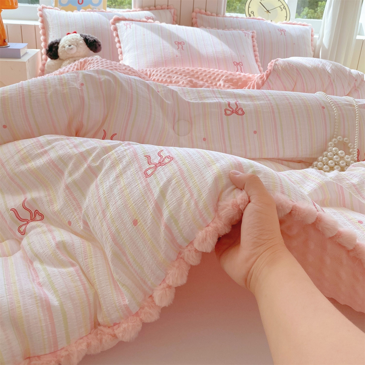 91家纺网 家纺一手货源 找家纺 宝士康家纺 2025新品毛球花边豆豆绒被子被芯冬被/春秋被/被芯/跨境外贸 千夏