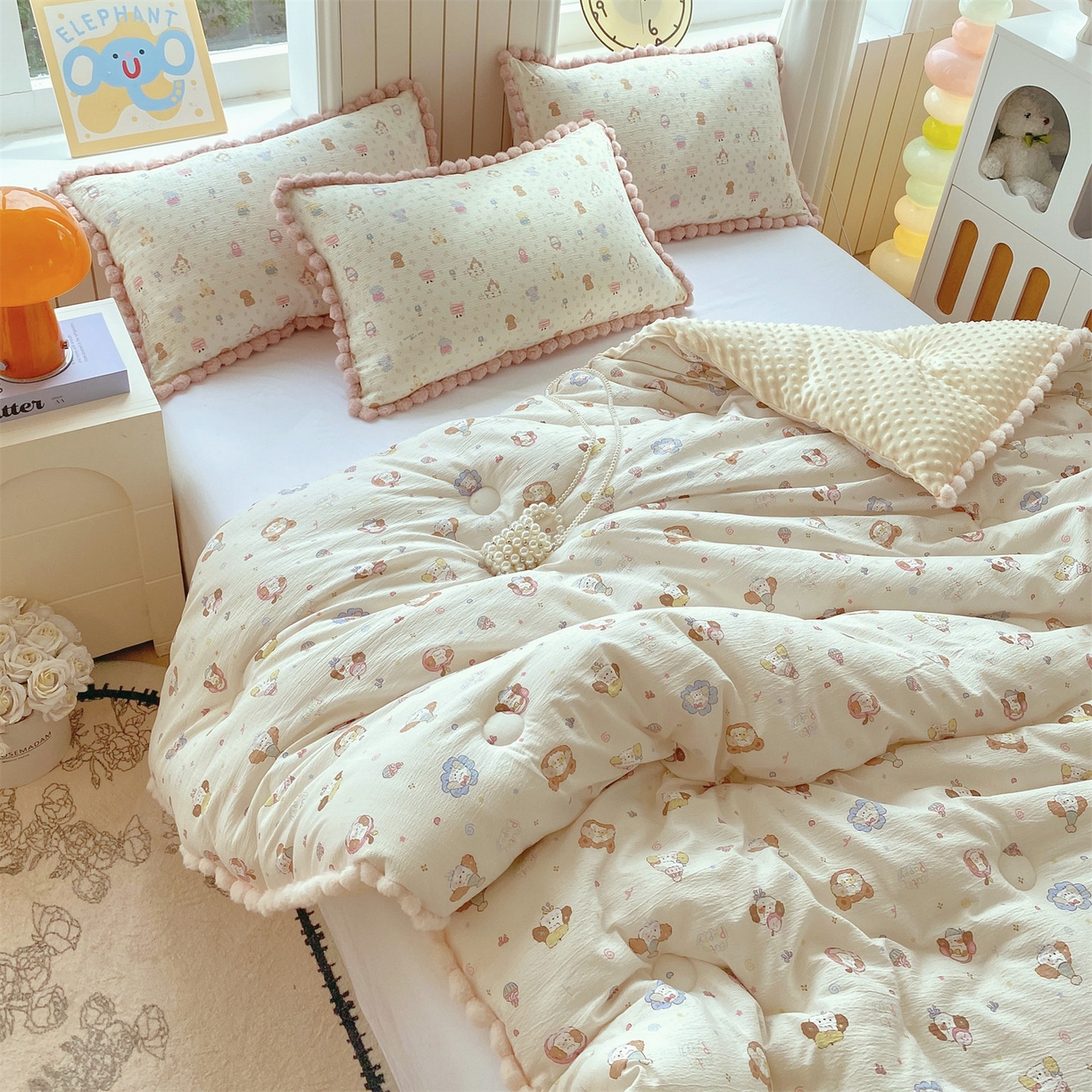 91家纺网 家纺一手货源 找家纺 宝士康家纺 2025新品毛球花边豆豆绒被子被芯冬被/春秋被/被芯/跨境外贸 松饼小狗