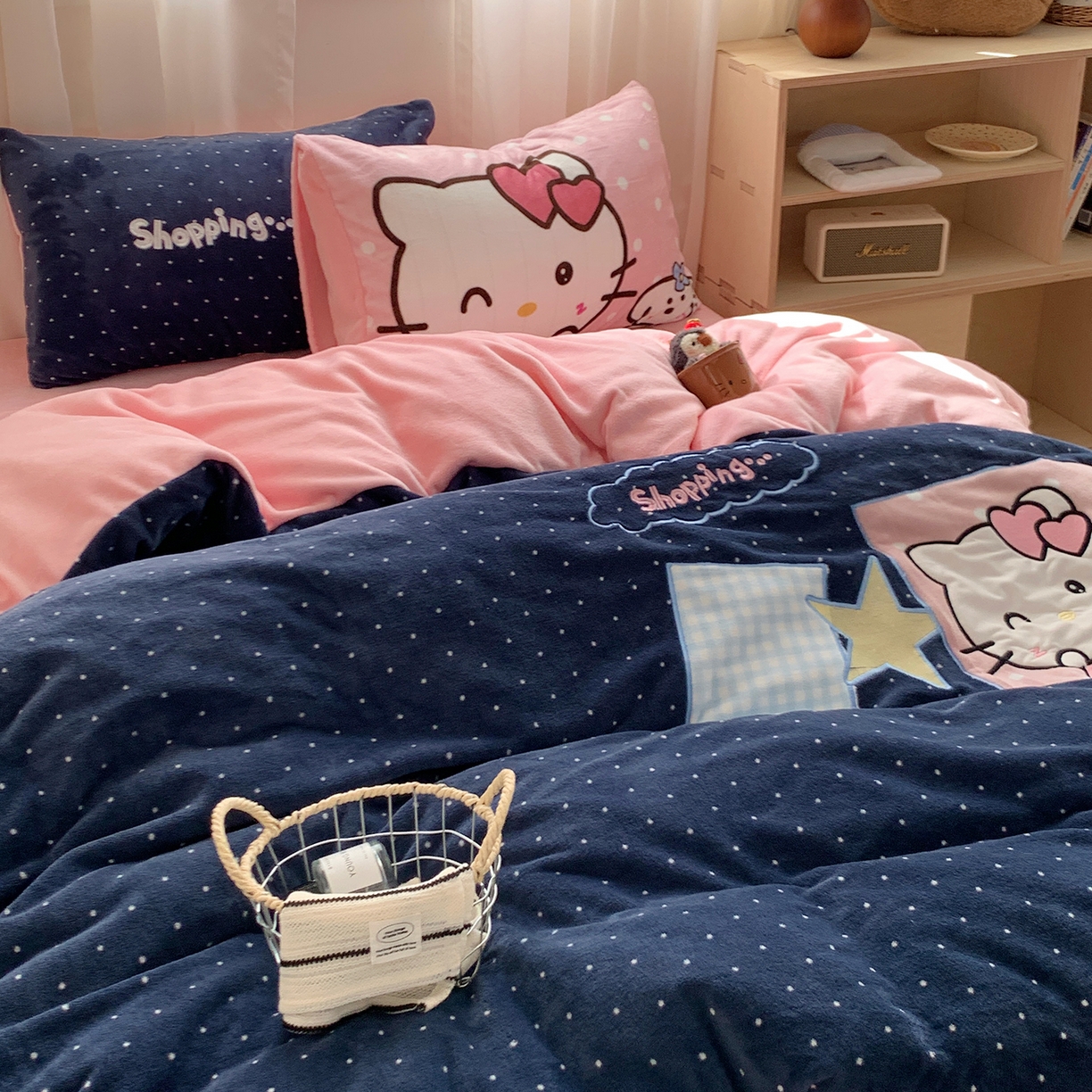 91家纺网 家纺一手货源 找家纺 桃喜 2025新款亲肤卡通系列四件套 拼接甜心猫