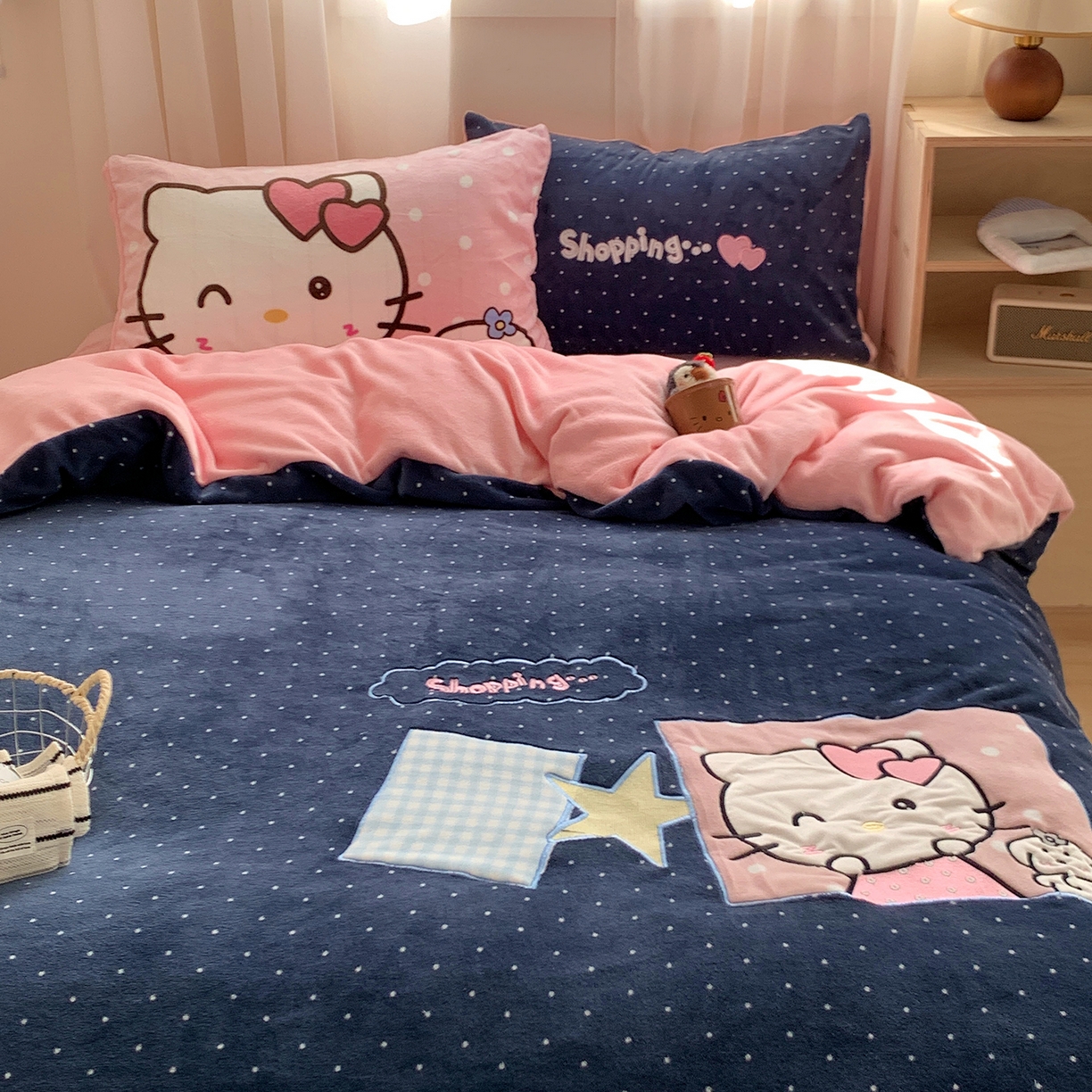 91家纺网 家纺一手货源 找家纺 桃喜 2025新款亲肤卡通系列四件套 拼接甜心猫