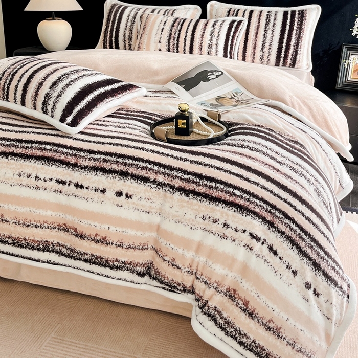 91家纺网 家纺一手货源 找家纺 诺梵2025新款牛8斤奶绒印花包边四件套简尚-粉