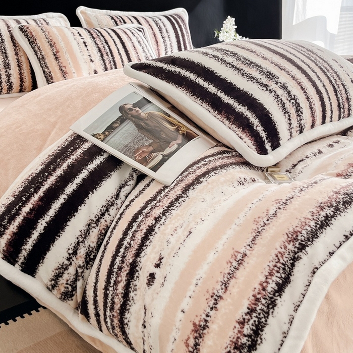 91家纺网 家纺一手货源 找家纺 诺梵2025新款牛8斤奶绒印花包边四件套简尚-粉