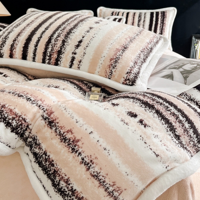 91家纺网 家纺一手货源 找家纺 诺梵2025新款牛8斤奶绒印花包边四件套简尚-粉