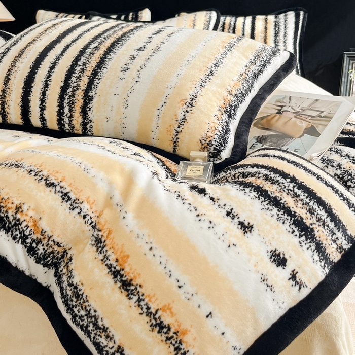 91家纺网 家纺一手货源 找家纺 诺梵2025新款牛8斤奶绒印花包边四件套简尚-黄