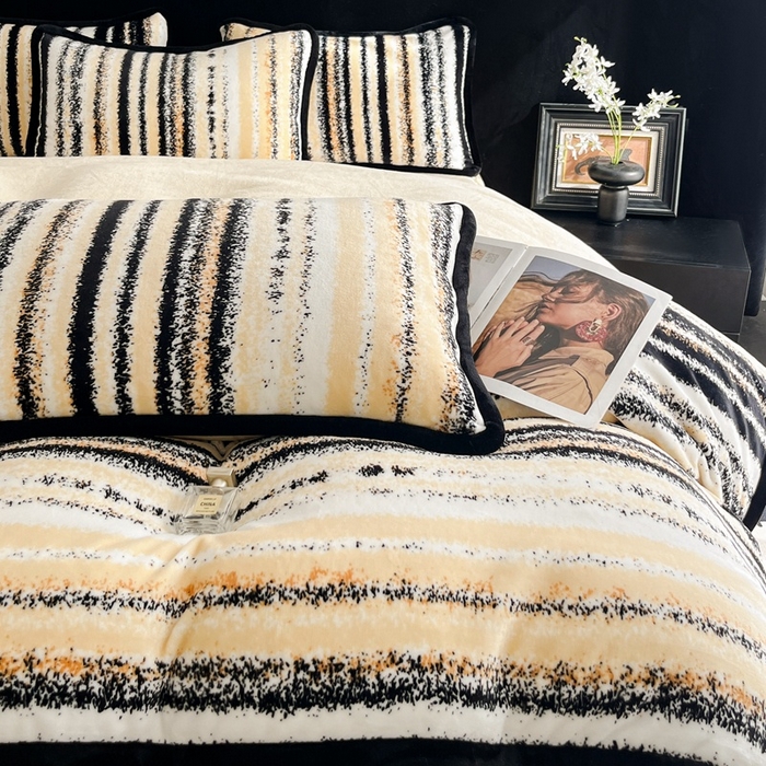 91家纺网 家纺一手货源 找家纺 诺梵2025新款牛8斤奶绒印花包边四件套简尚-黄