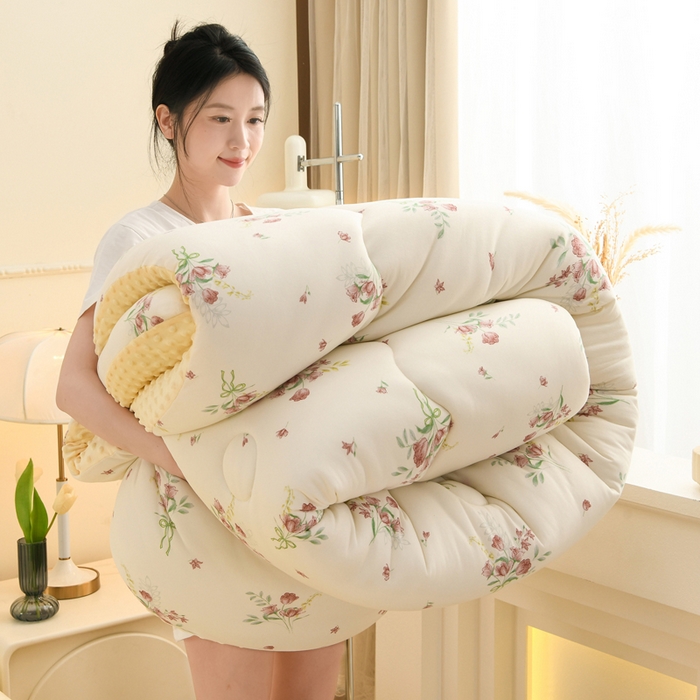 91家纺网 家纺一手货源 找家纺 圣靓家纺 2025新款针织豆豆冬被 被子被芯 浪漫玫瑰