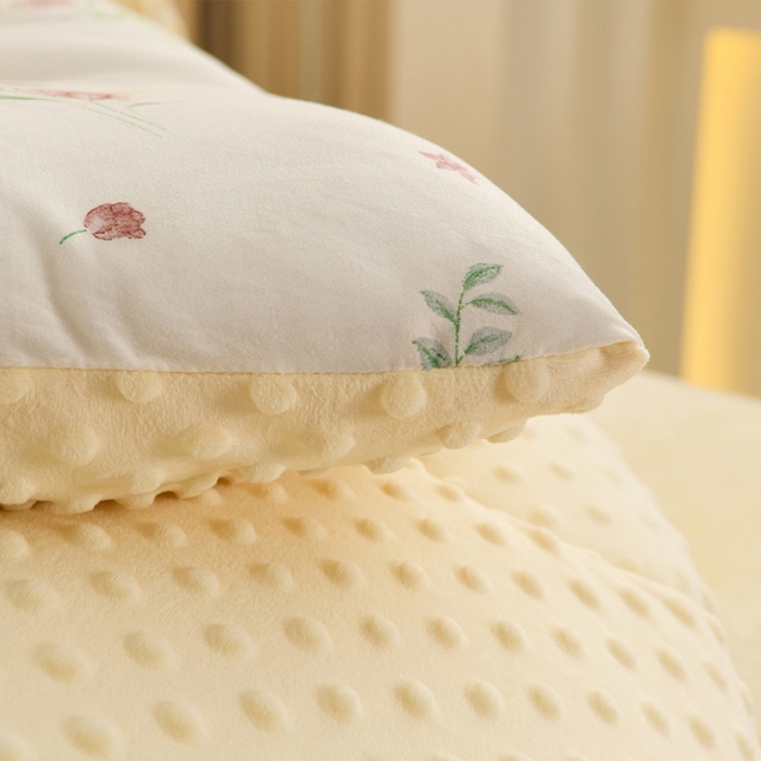 91家纺网 家纺一手货源 找家纺 圣靓家纺 2025新款针织豆豆冬被 被子被芯 浪漫玫瑰