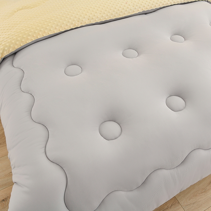 91家纺网 家纺一手货源 找家纺 圣靓家纺 2025新款针织豆豆冬被 被子被芯 浅灰豆豆