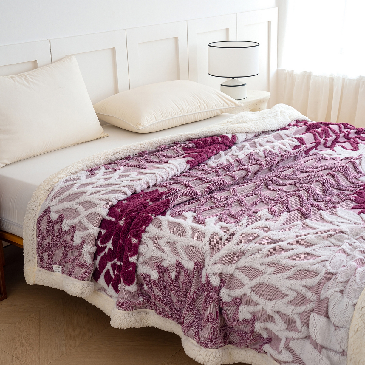 91家纺网 家纺一手货源 找家纺 枋梢家纺 2025新款万花筒阳离子提花镂空塔芙绒羊羔绒保暖午睡双层毛毯办公室盖毯 万花筒-玫红