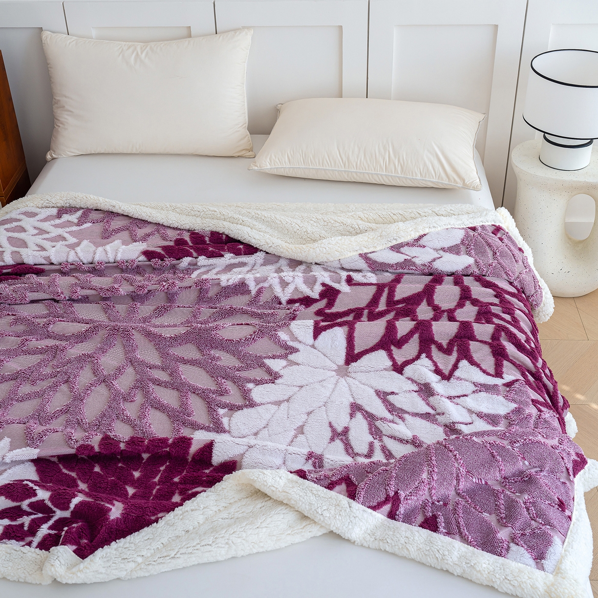 91家纺网 家纺一手货源 找家纺 枋梢家纺 2025新款万花筒阳离子提花镂空塔芙绒羊羔绒保暖午睡双层毛毯办公室盖毯 万花筒-玫红