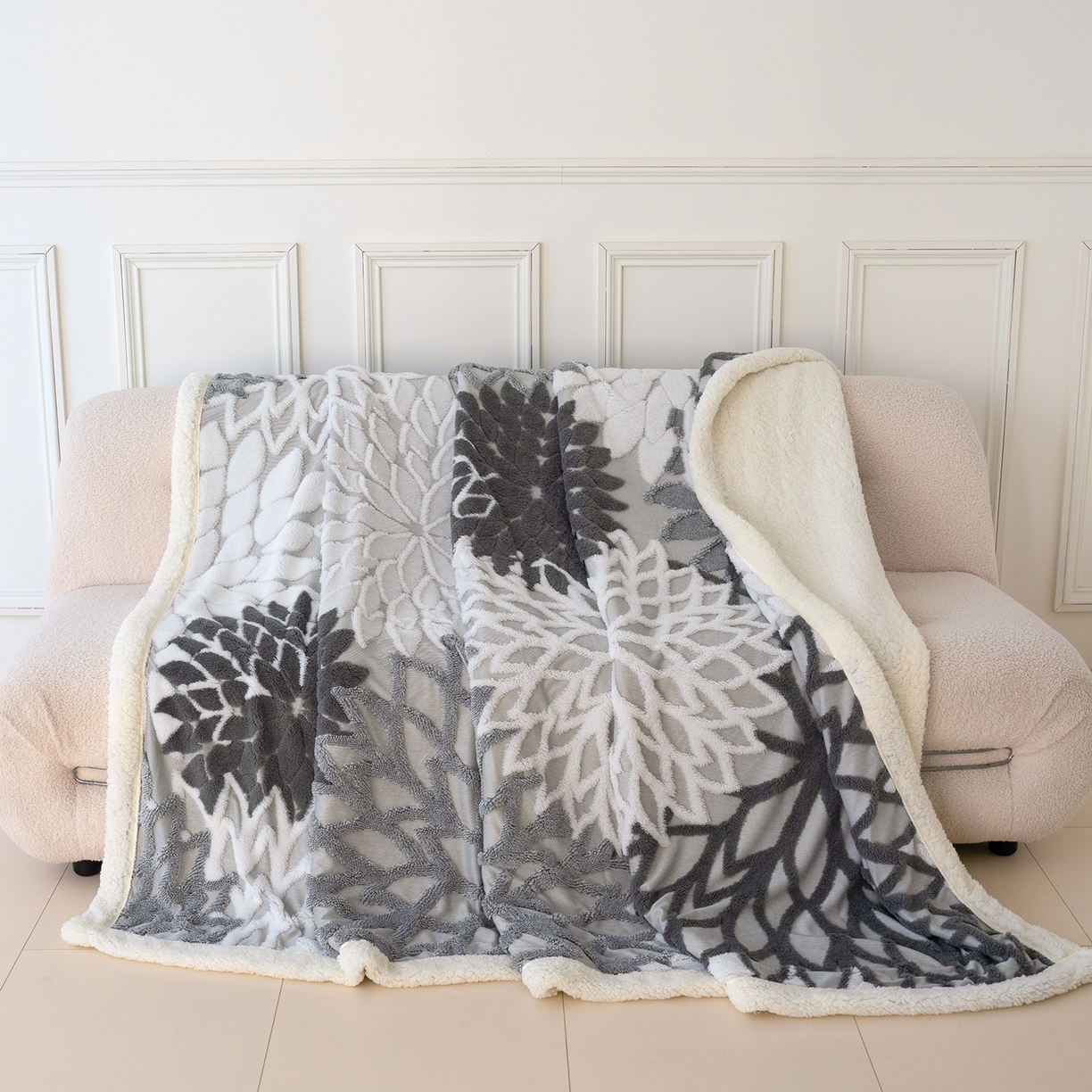 91家纺网 家纺一手货源 找家纺 枋梢家纺 2025新款万花筒阳离子提花镂空塔芙绒羊羔绒保暖午睡双层毛毯办公室盖毯 万花筒-深灰