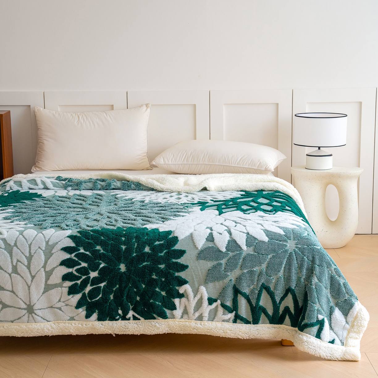 91家纺网 家纺一手货源 找家纺 枋梢家纺 2025新款万花筒阳离子提花镂空塔芙绒羊羔绒保暖午睡双层毛毯办公室盖毯 万花筒-墨绿