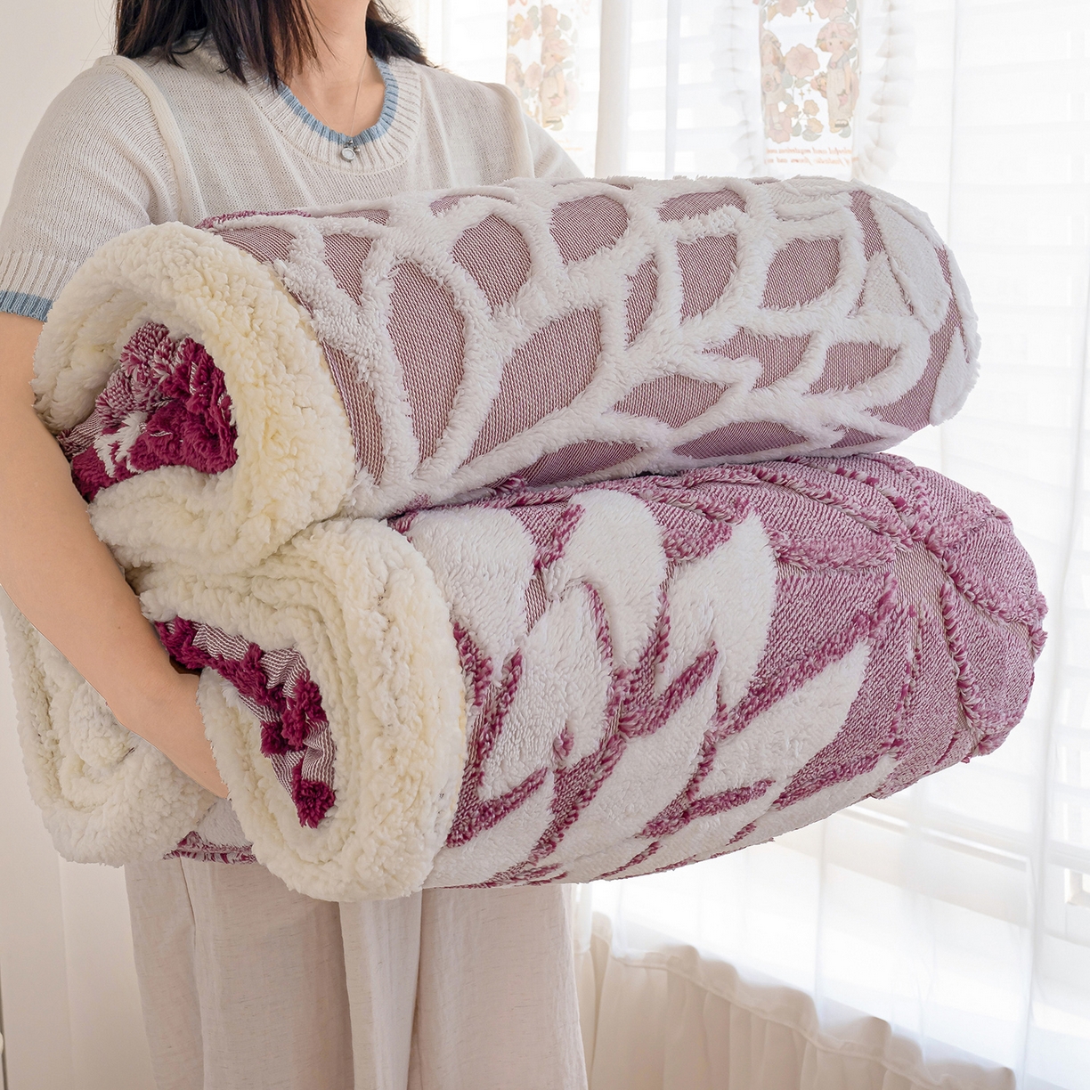 91家纺网 家纺一手货源 找家纺 枋梢家纺 2025新款万花筒阳离子提花镂空塔芙绒羊羔绒保暖午睡双层毛毯办公室盖毯 万花筒-玫红