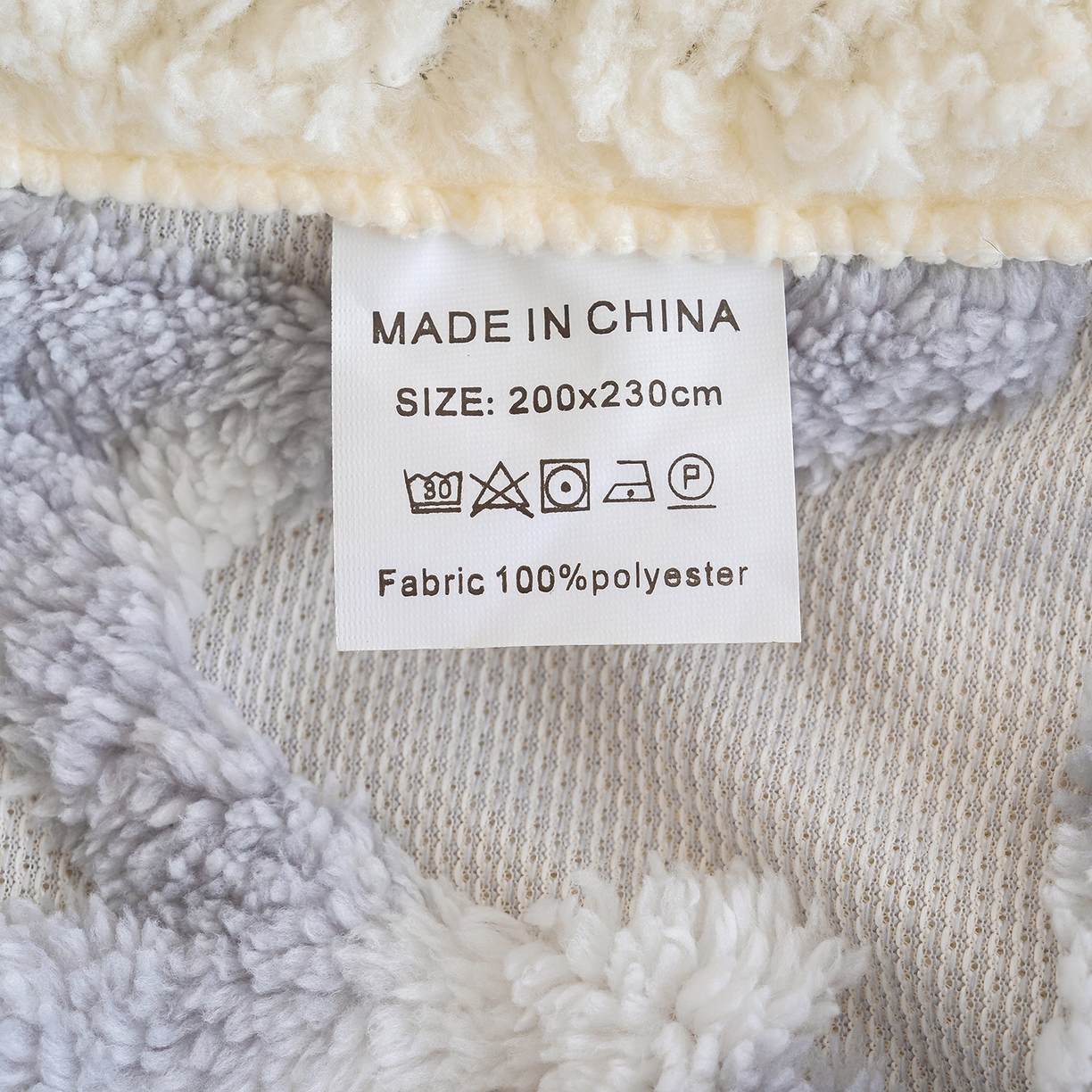 91家纺网 家纺一手货源 找家纺 枋梢家纺 2025新款万花筒阳离子提花镂空塔芙绒羊羔绒保暖午睡双层毛毯办公室盖毯 万花筒-浅灰