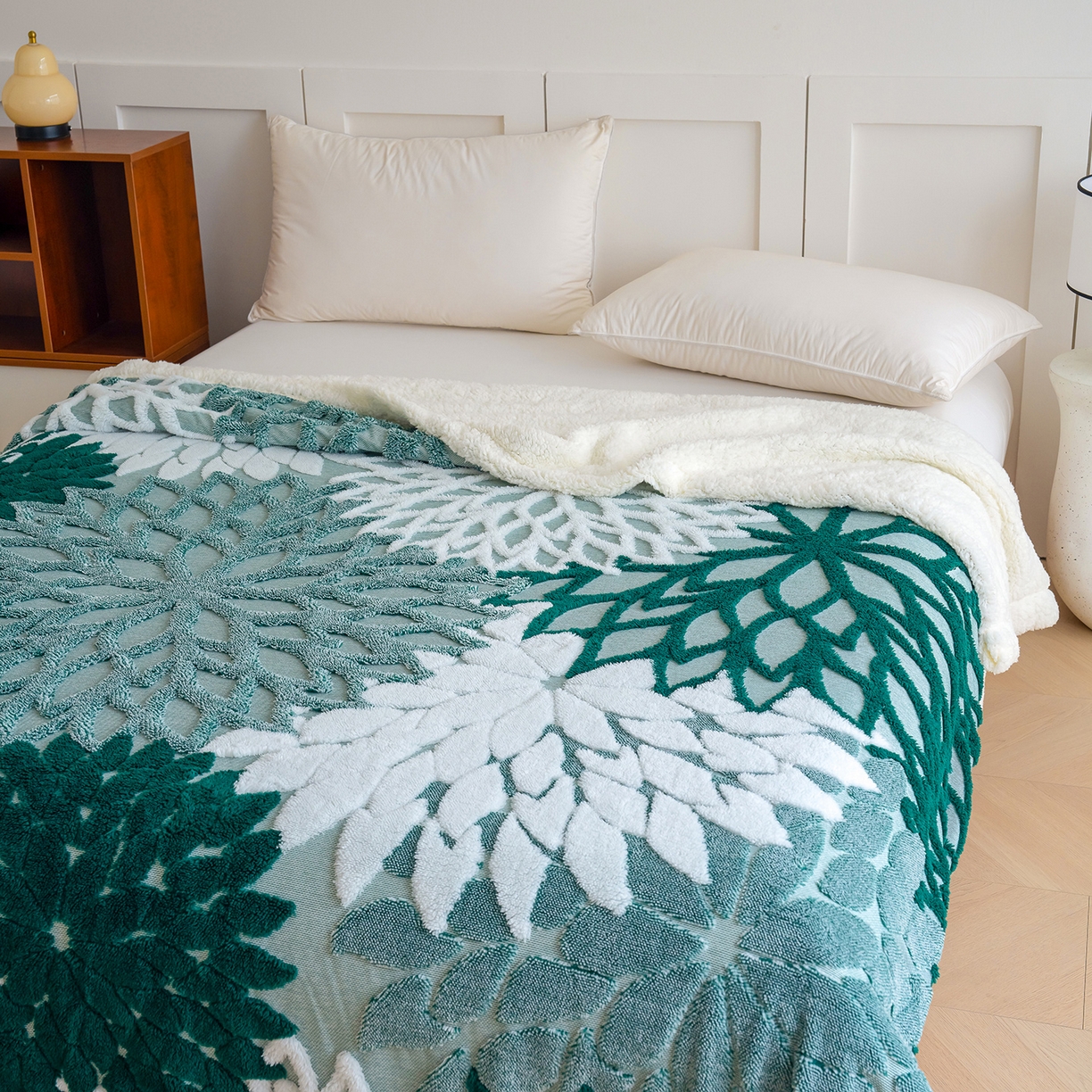 91家纺网 家纺一手货源 找家纺 枋梢家纺 2025新款万花筒阳离子提花镂空塔芙绒羊羔绒保暖午睡双层毛毯办公室盖毯 万花筒-墨绿