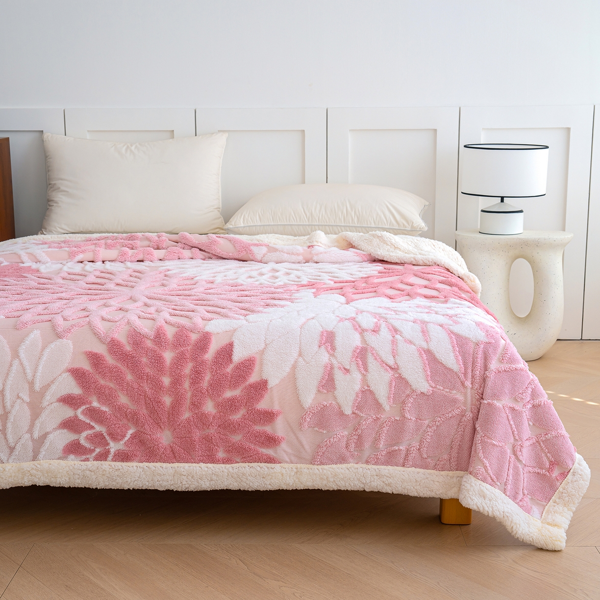 91家纺网 家纺一手货源 找家纺 枋梢家纺 2025新款万花筒阳离子提花镂空塔芙绒羊羔绒保暖午睡双层毛毯办公室盖毯 万花筒-柔粉