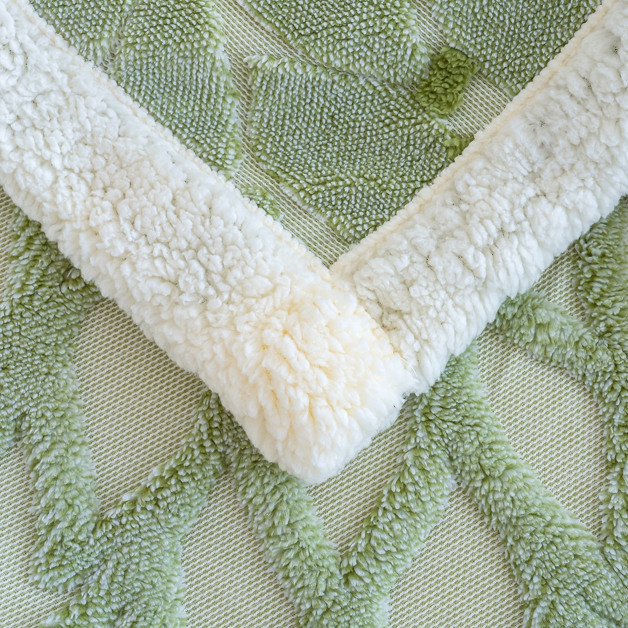 91家纺网 家纺一手货源 找家纺 枋梢家纺 2025新款万花筒阳离子提花镂空塔芙绒羊羔绒保暖午睡双层毛毯办公室盖毯 万花筒-浅绿