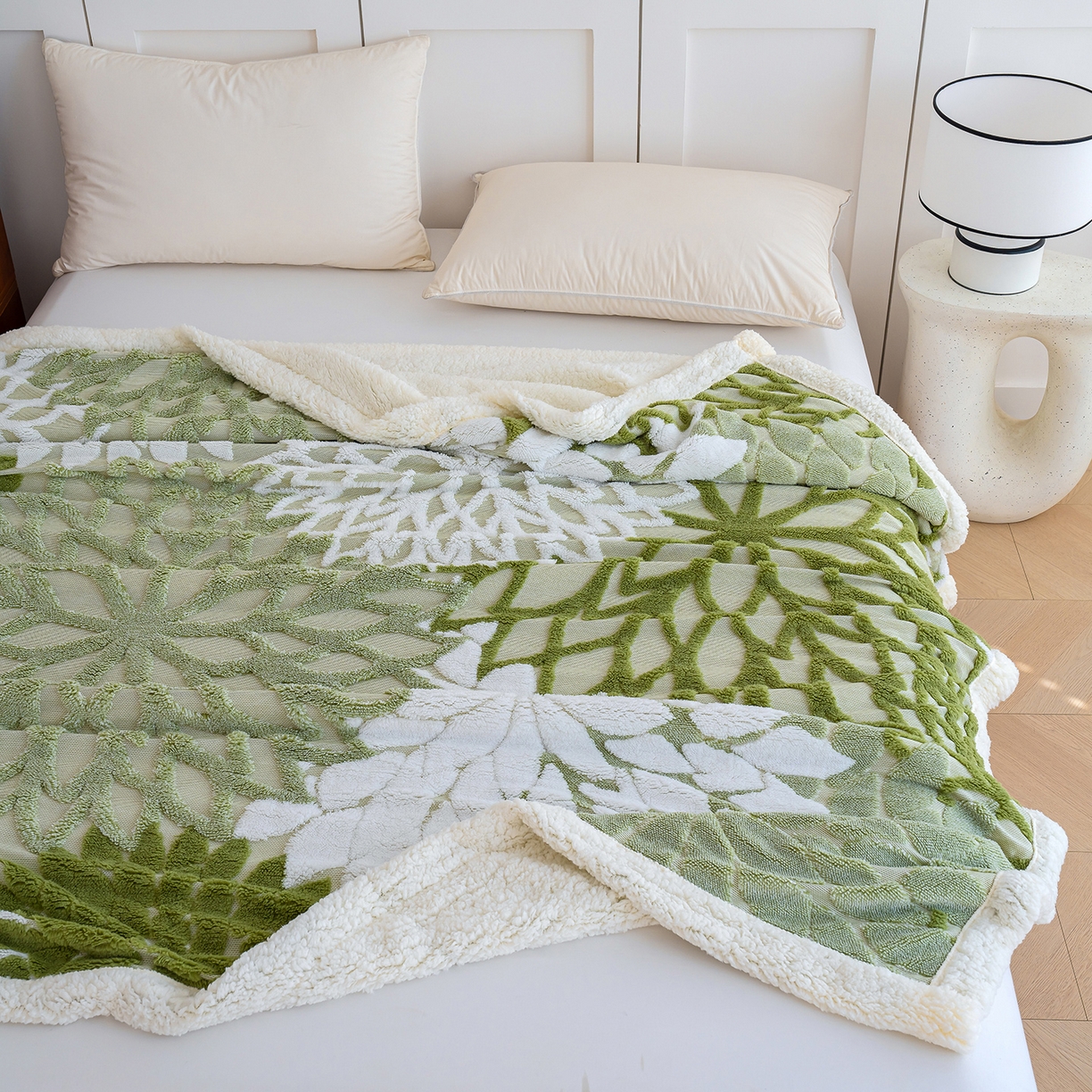 91家纺网 家纺一手货源 找家纺 枋梢家纺 2025新款万花筒阳离子提花镂空塔芙绒羊羔绒保暖午睡双层毛毯办公室盖毯 万花筒-浅绿