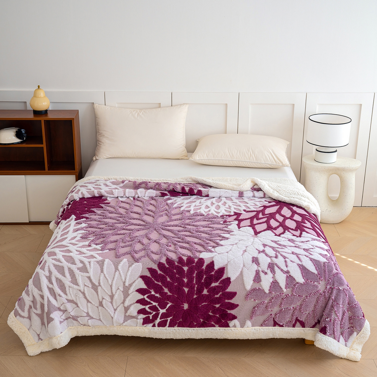 91家纺网 家纺一手货源 找家纺 （总）枋梢家纺 2025新款万花筒阳离子提花镂空塔芙绒羊羔绒保暖午睡双层毛毯办公室盖毯