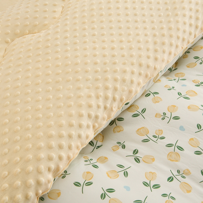 91家纺网 家纺一手货源 找家纺 圣靓家纺 2025新款针织豆豆冬被 被子被芯 小晴天