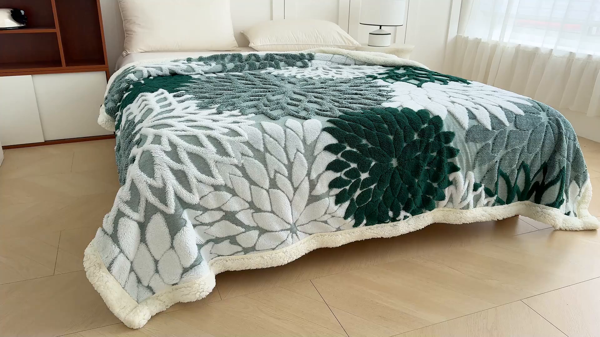 91家纺网 家纺一手货源 找家纺 枋梢家纺 2025新款万花筒阳离子提花镂空塔芙绒羊羔绒保暖午睡双层毛毯办公室盖毯 万花筒-墨绿
